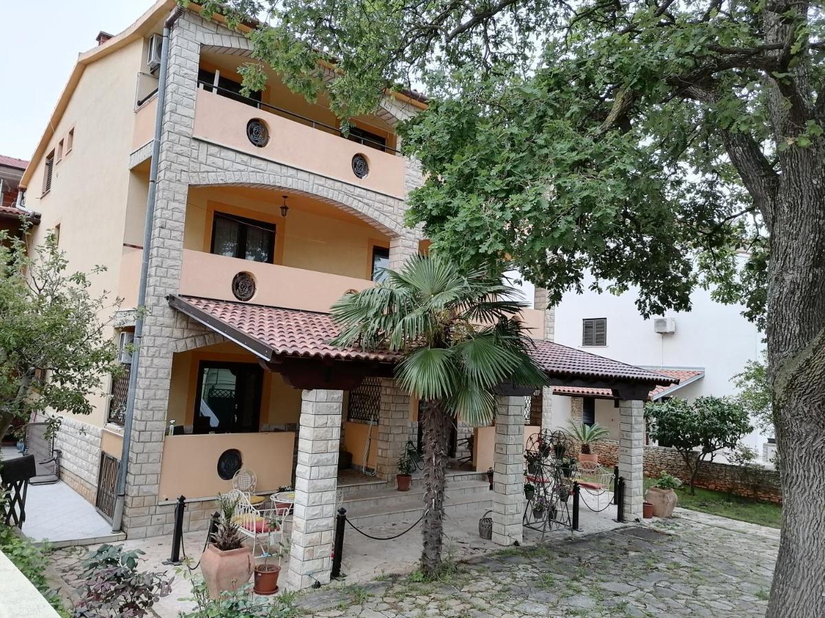 Slim Apartman I Sobe Medulin Exterior photo